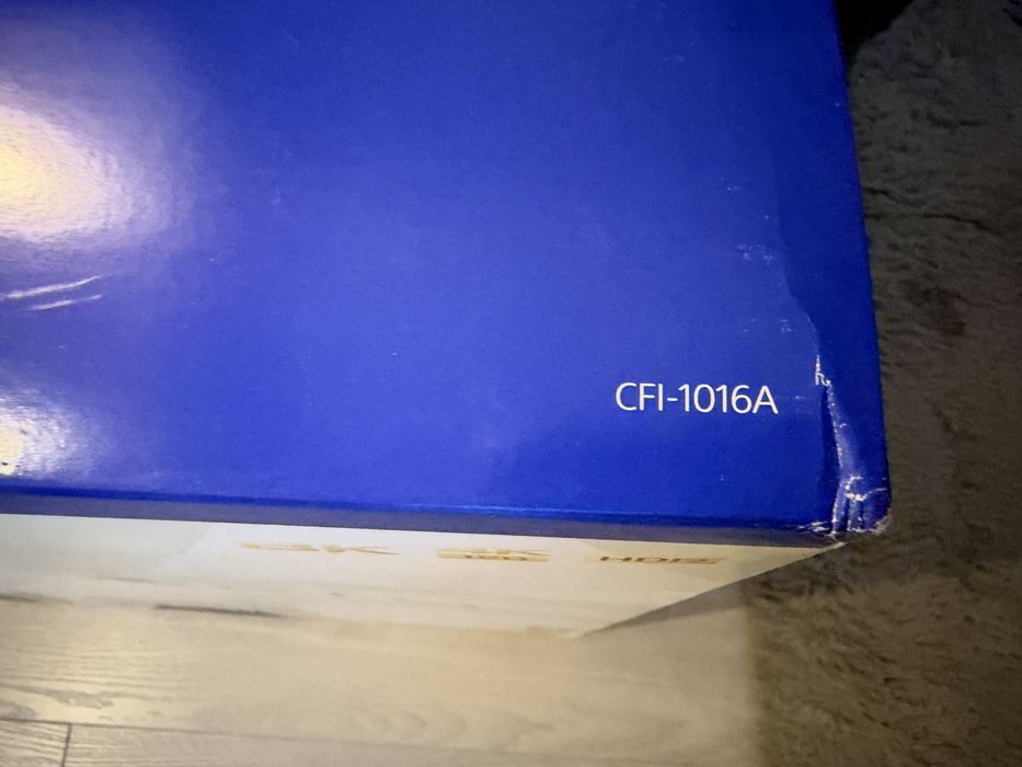 Consola PS5 cu disk cu doua manete si joc