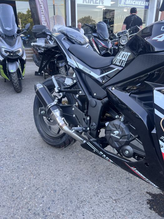 Супер скидка! Мотоцикл Kawasaki Ninja Dark Edition