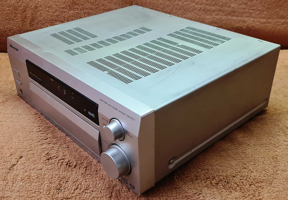 Pioneer VSX-D711 putere 2X100W sau 5X100W pe 8Ohm DEFECT