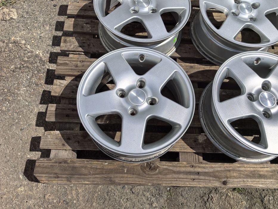 15 цола 4 х 114,3 мм Кия / Митсубиши / Хюндай / Шевролет 6 Инча /ЕТ 42