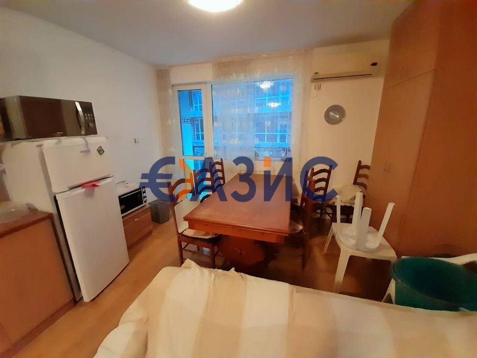 Продава се Двустаен апартамент в к.к. Слънчев бряг - 70 кв.м за 965 €/кв.м - Снимка #8