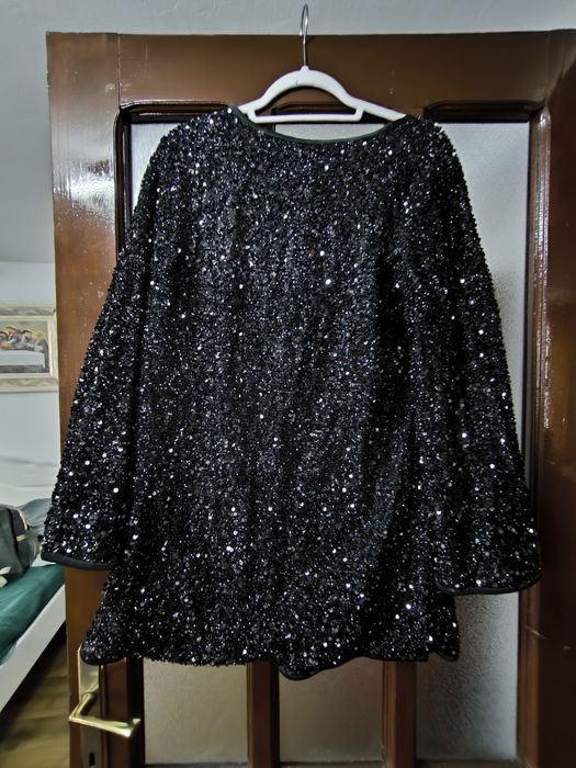 Vând rochie eleganta cu paiete