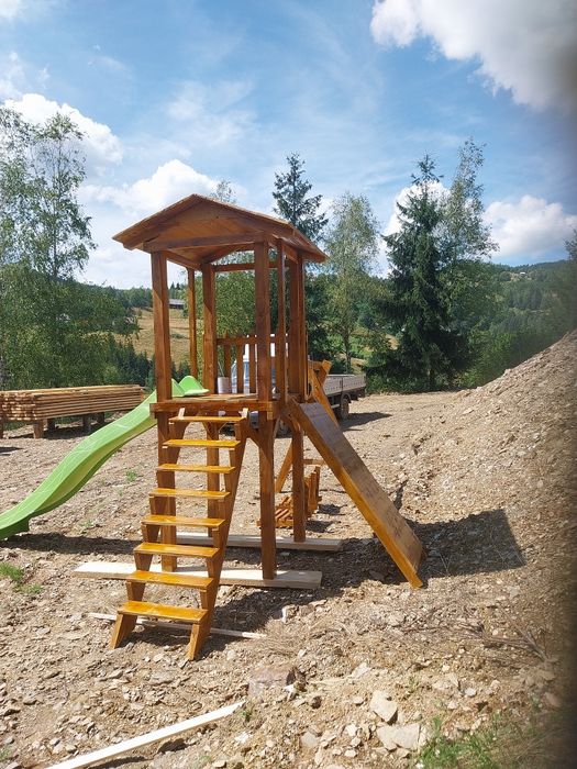 Căsuța pentru copii ( loc de joacă)