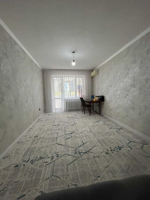 Продам 1 комнатную 8 мкр