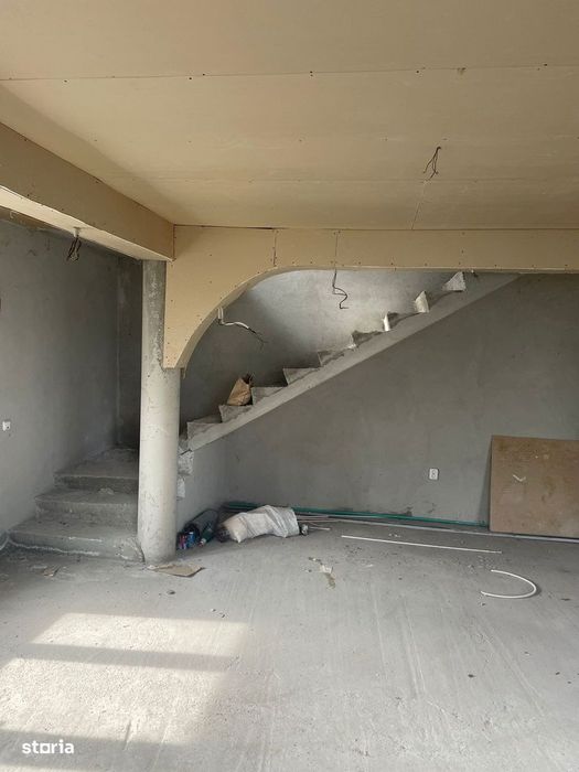 Casa de vanzare, Poroschia, in constructie avansata
