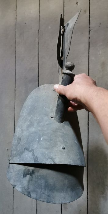 Vând ornamente din zinc pt. acoperiș