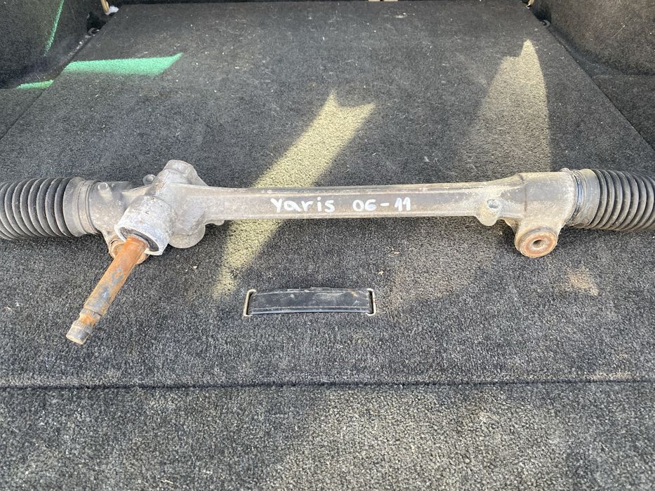 Кормилна рейка yaris 06-11 XP90