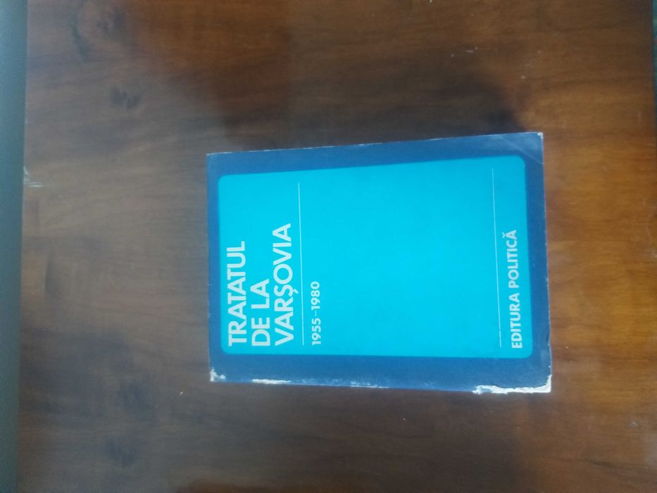 Vand diferite carti din perioada comunista