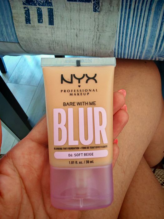 Фон дьо тен NYX BLUR