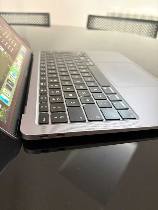 MacBook Air 2020 13 inch Stare Foarte Buna