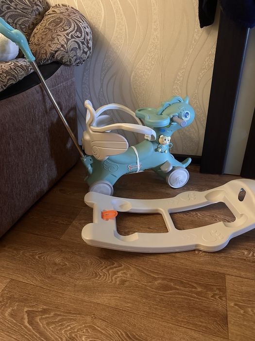 Продам деский беговел-качалка