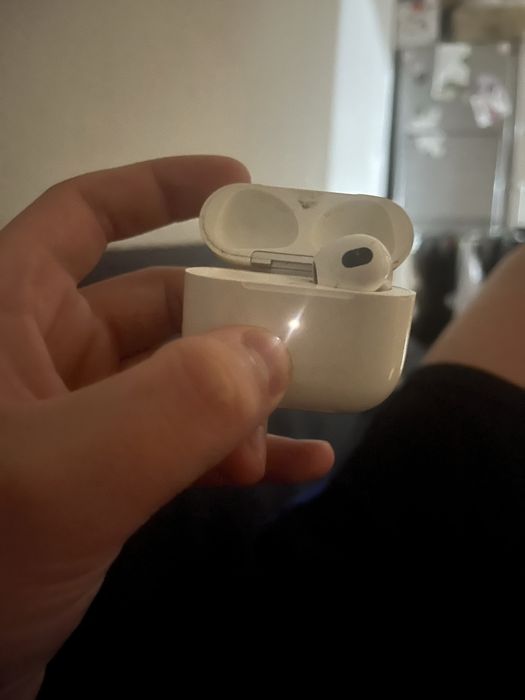 Айрподс 3 поколения