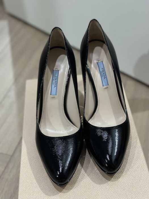 Оригинал туфли Prada черный