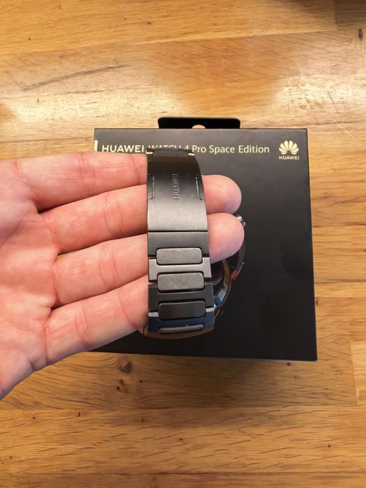 Huawei watch 4 pro space edition
