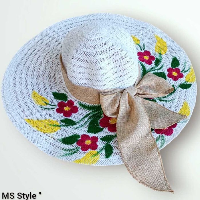 Ръчно рисувани дамски шапки