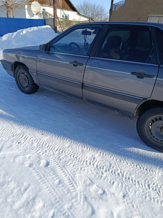 Продам Ауди 200 1.8