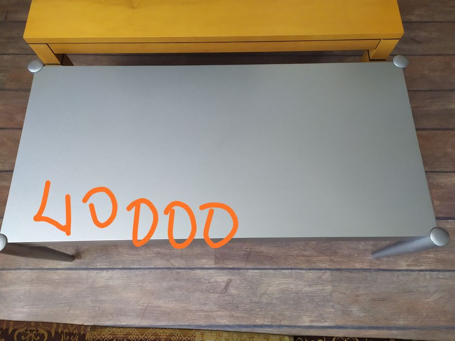 Мебель - стол,люстра