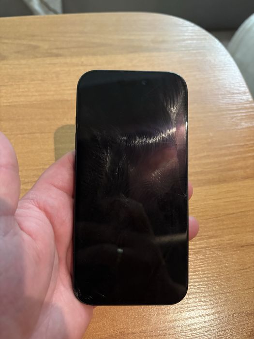 Продам iphone 15 128