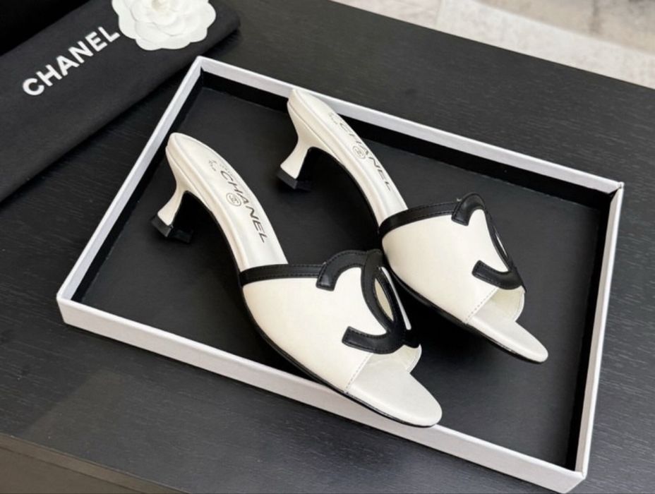 Saboti Chanel premium piele naturala pe stoc 41-26 cm