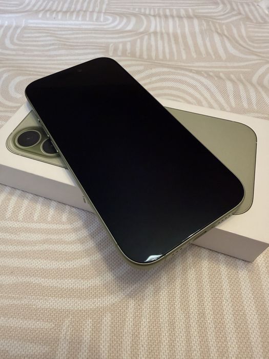 Iphone 17 sage green 256gb