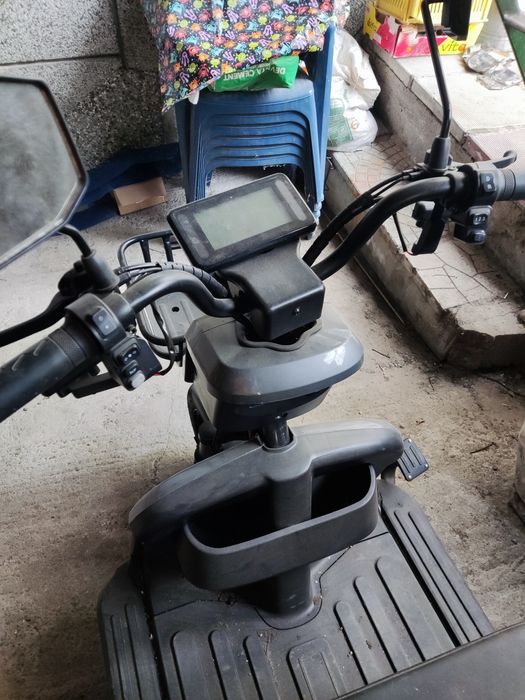 Триместна триколка