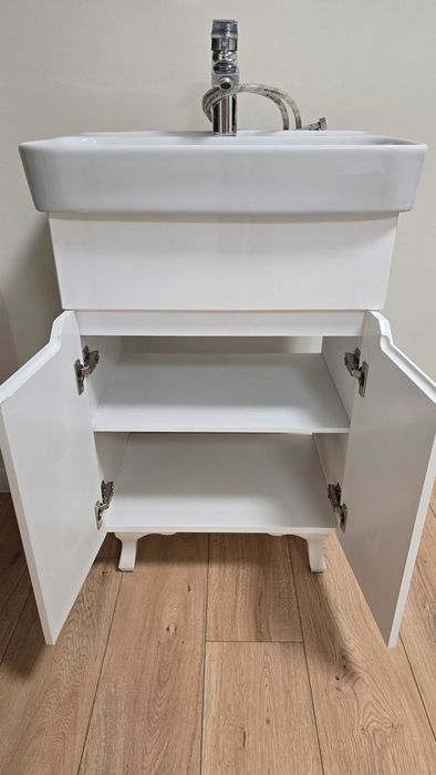 Раковина (+тумба+смеситель)