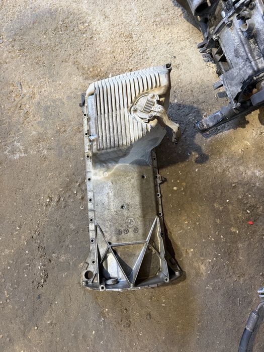 Baie ulei m50 m52 m54 e30 e34 // sorb in fata bmw