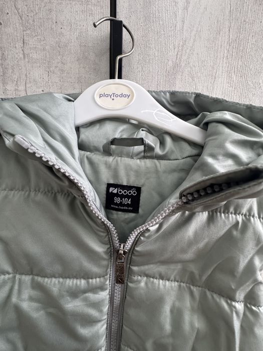 Продам безрукавку Bodo