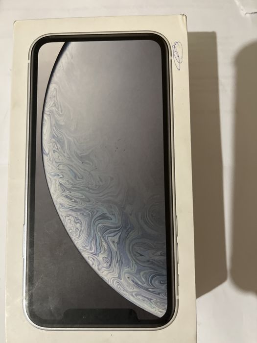 Iphone XR, в белом цвете, продам , состояние хорошее