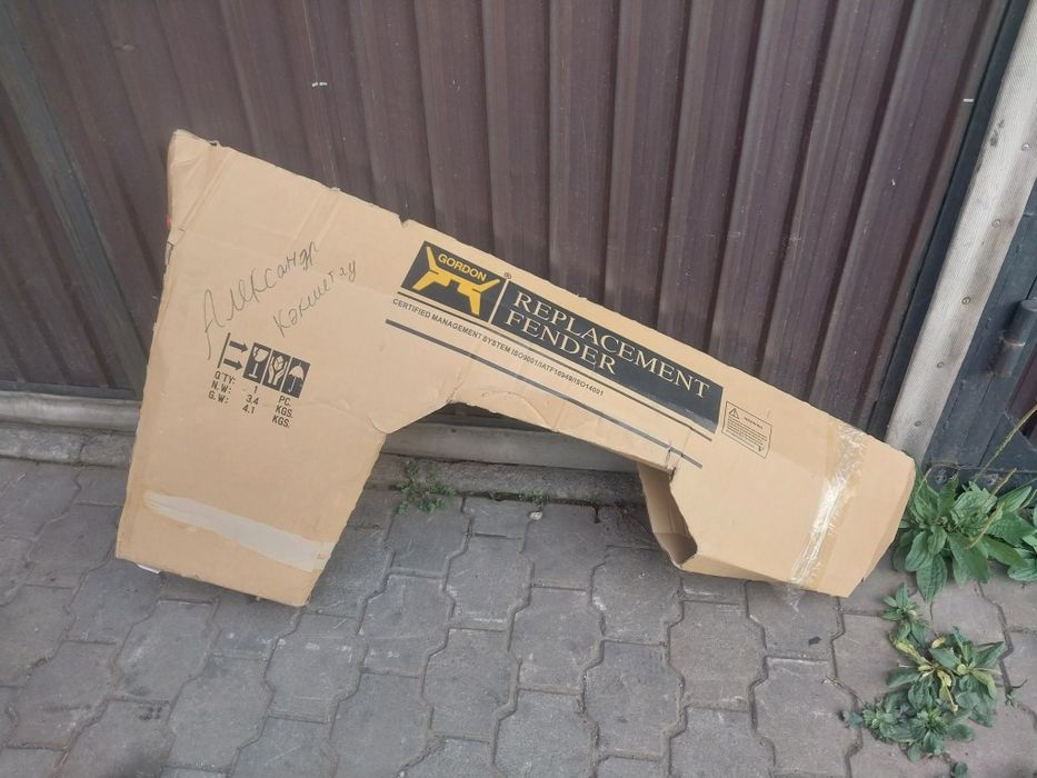 Продам крыло на бмв е34