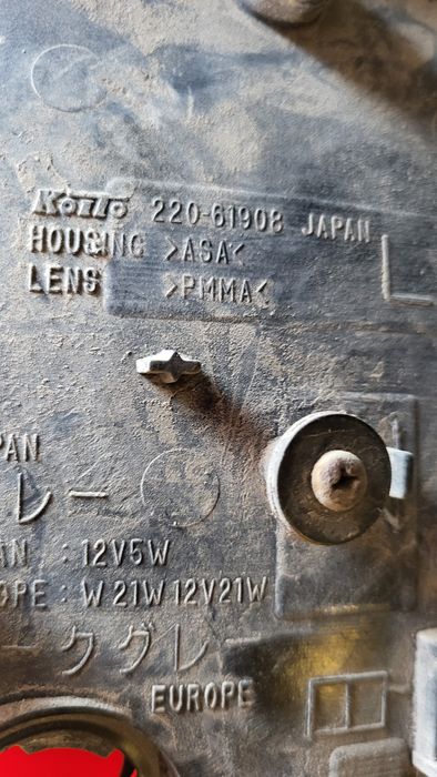 Продам фары мазда премаси 99г