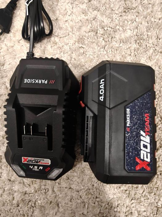 Incarcator 4.5ah  si baterie 4ah Parkside 20V