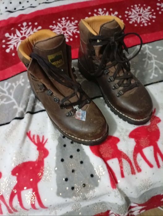 Vând ghete noi de iarna