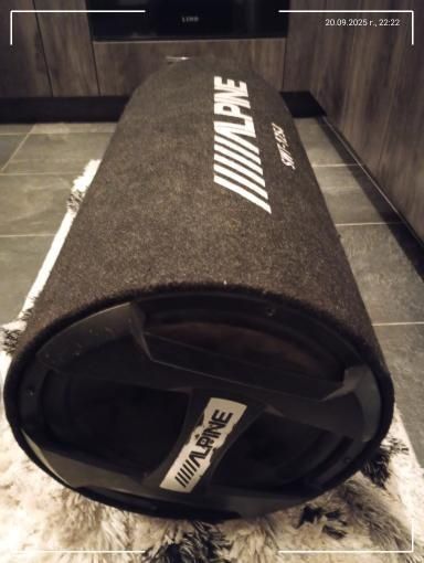 Продавам бас каса Alpine SWT 12s4