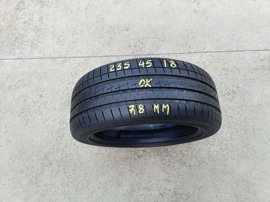O anvelopa vara 235 45 18 vredestein ultrac vorti profil de 7,8 mm