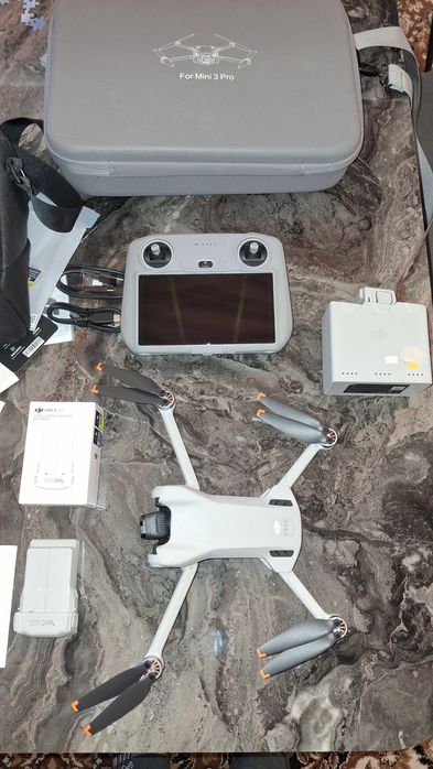 DJI Mini 3 Fly More Combo (DJI RC)