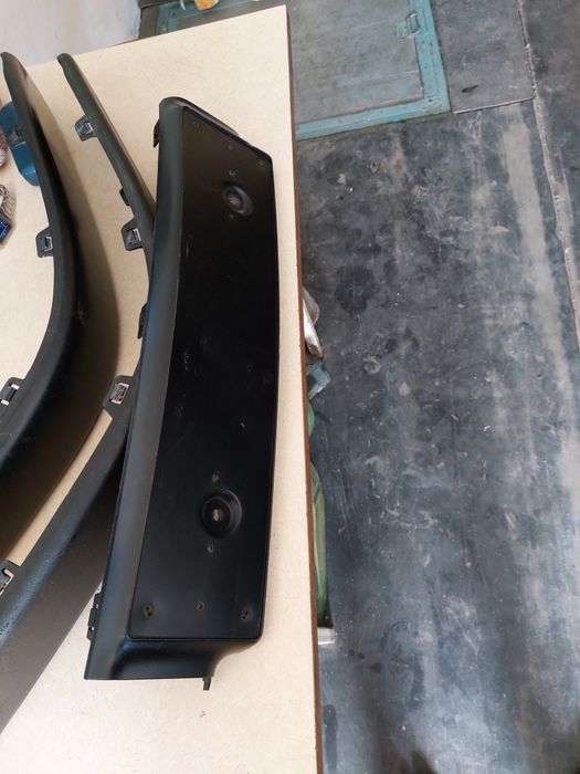 Продам накладки на передний бампер.