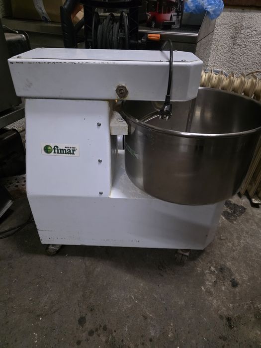 Италианска тестомесачка Fimar 42 литра