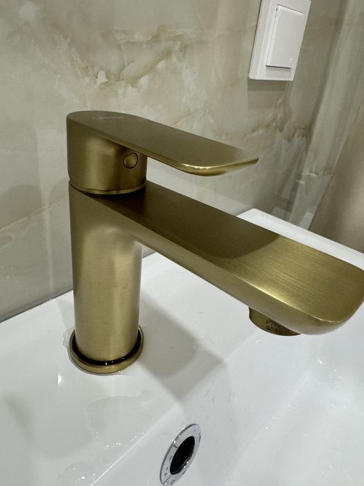 Продам сместитель для раковины