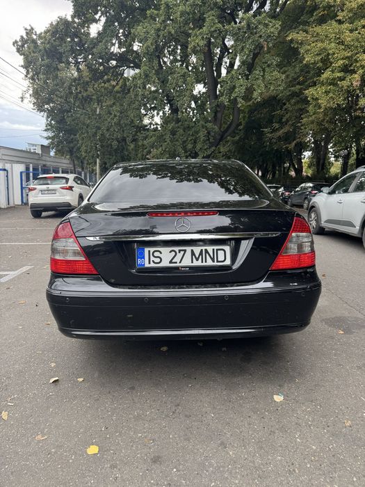 Mercedes Benz W211