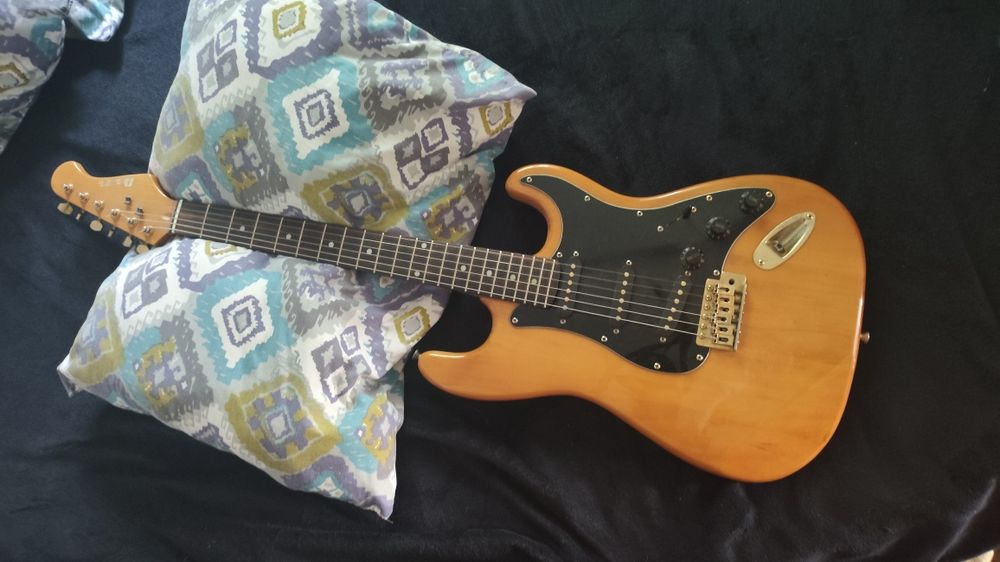 Dimavery стратокастер