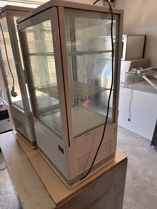 Хладилна витрина