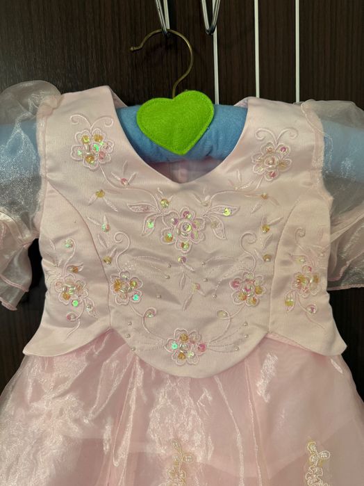 Рокля официална в нежно разово