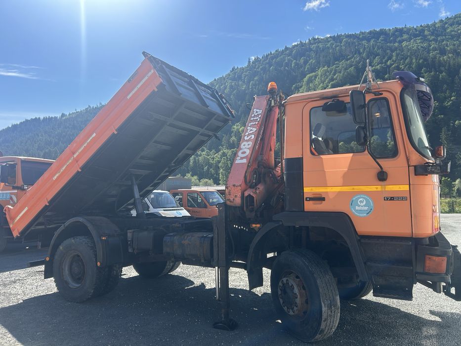 Basculă  MAN 4x4 cu macara.