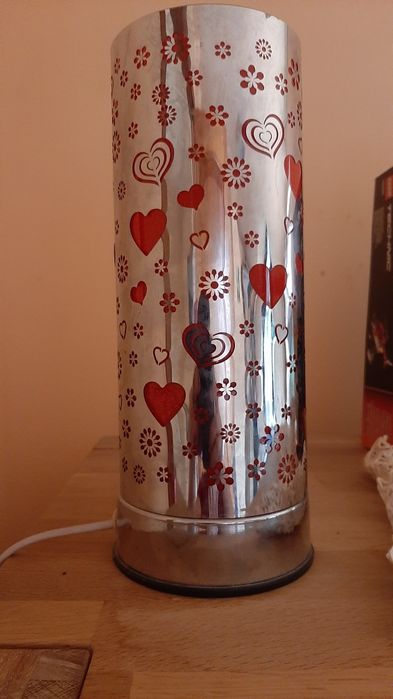 Lampa de veghe cu inimioare
