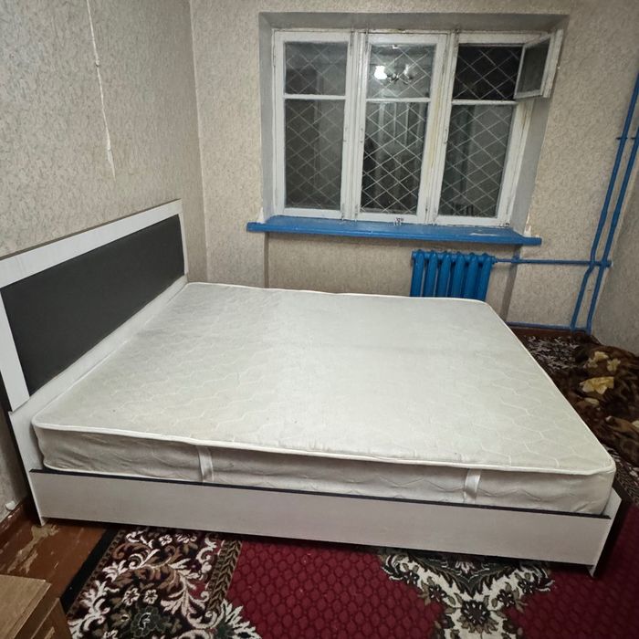 Кровать с матрасом  2000Х1600