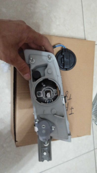 Противотуманка Тойота Ипсум