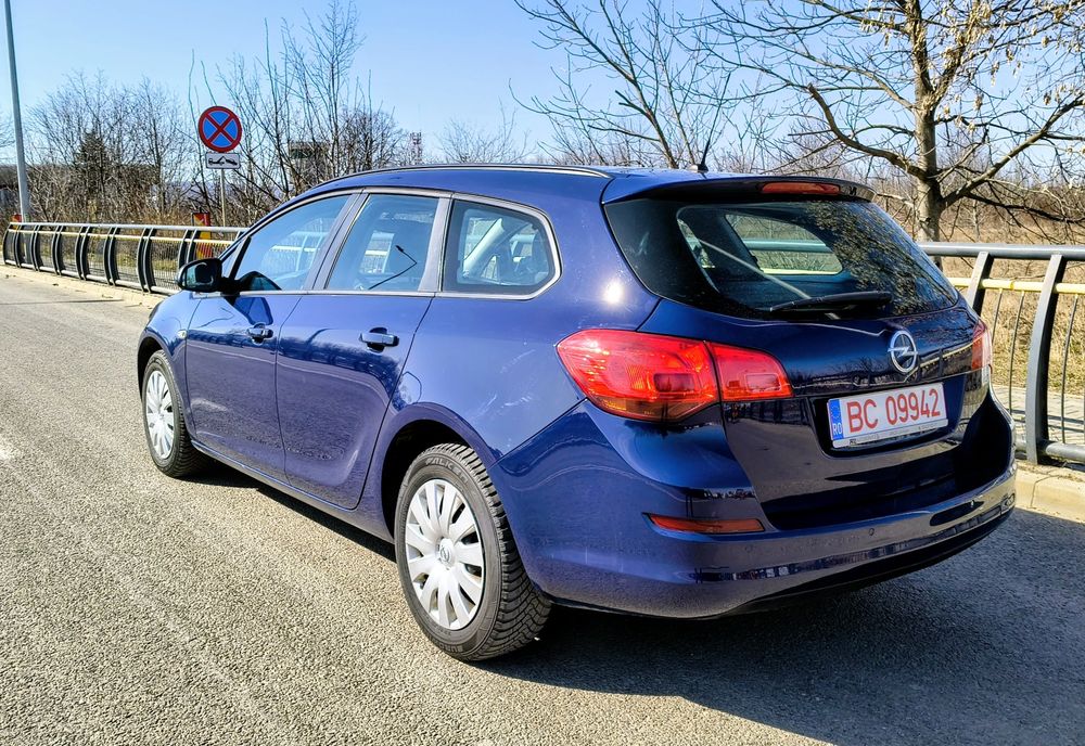 Opel Astra j  1,4 benzina - Germania