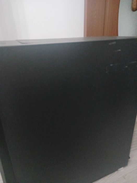 Vând PC-i3 9100F, gtx 1070, 16gb RAM, sursa 620W+tastatura mecanica