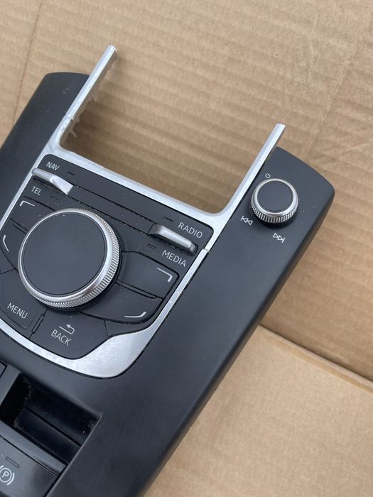 Consola centrala Audi A3 8V 8V0919614B an 2013-2018 completa